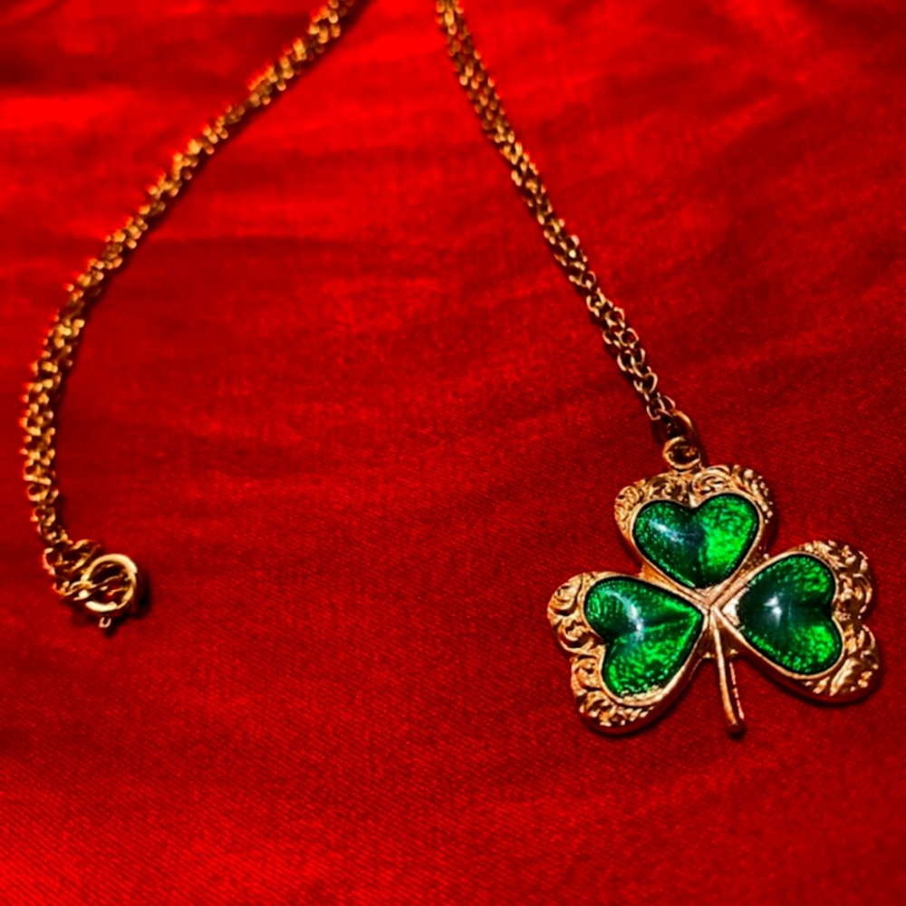 Clover necklace
